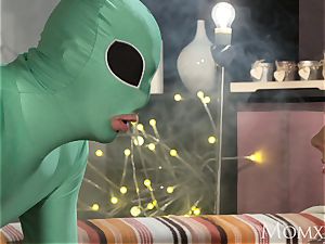 mummy Lonely housewife gets deep examine from alien